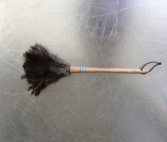 Ostrich feather duster M28