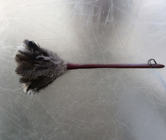 Ostrich feather duster MMT38