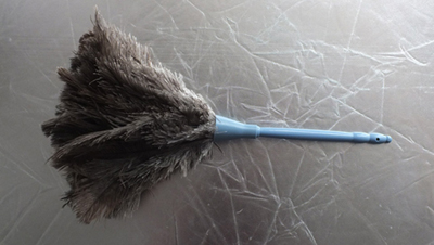 short shape feather duster with pp handle